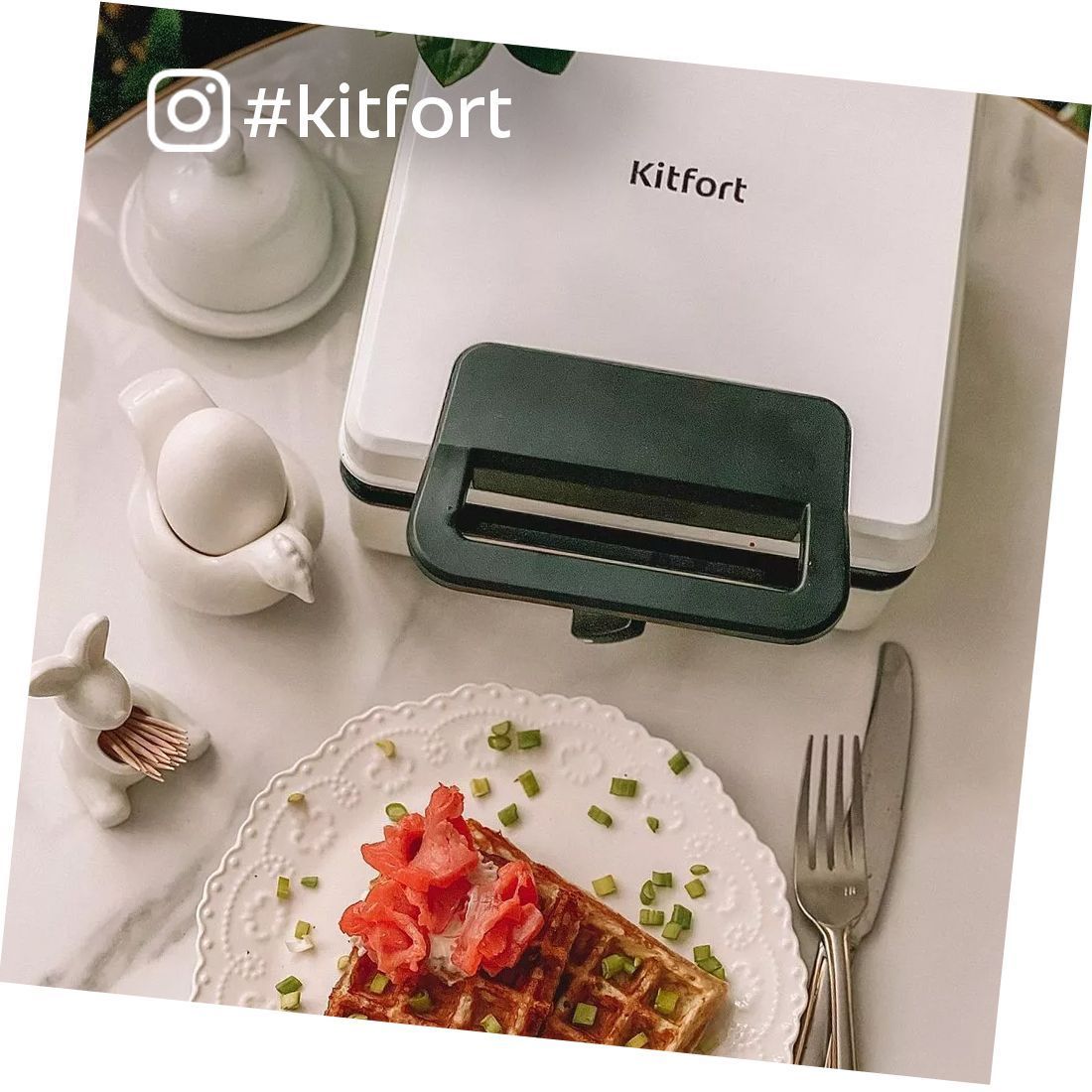 Вафельница для бельгийских вафель Kitfort KT-1646