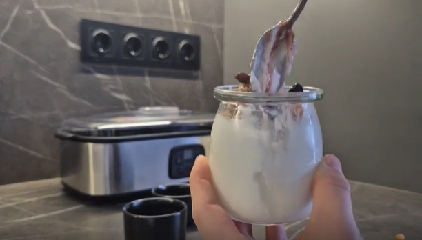 Приз: Планетарный миксер Kitfort КТ-1308-5, красный - победитель розыгрыша видеообзоров Kitfort 2026