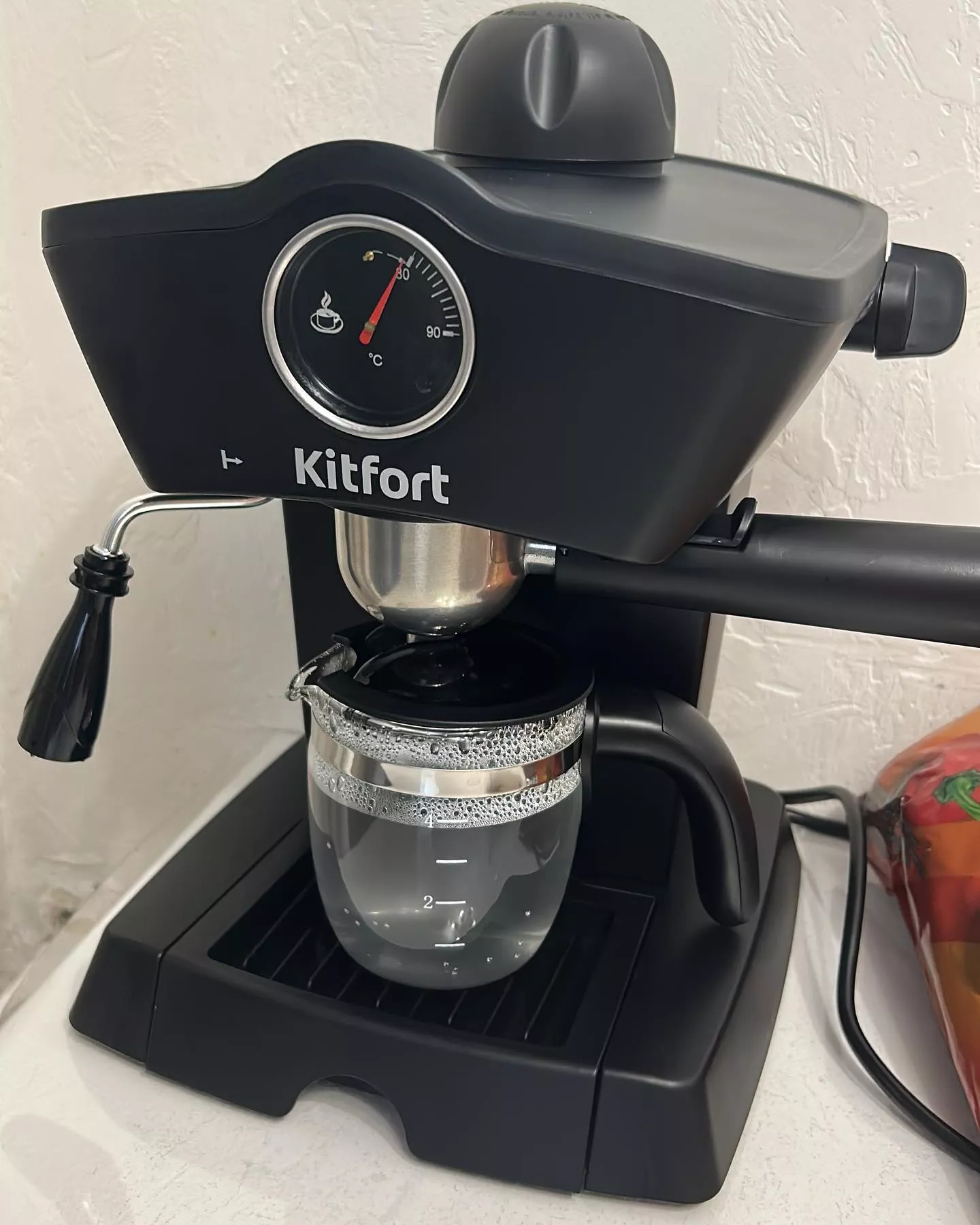Кофеварка на 4 чашки Kitfort КТ-706 купить по цене 4 990 ₽: отзывы ...